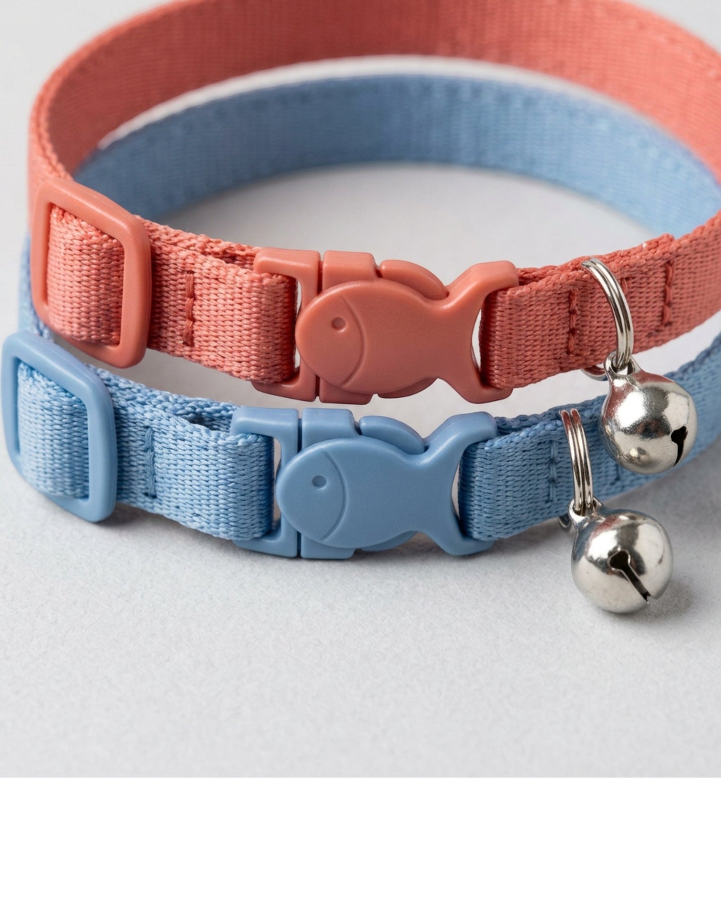 Nookn Breakaway Cat Collar Pair 20-32 cm Coral and Blue with Bells - Detail view