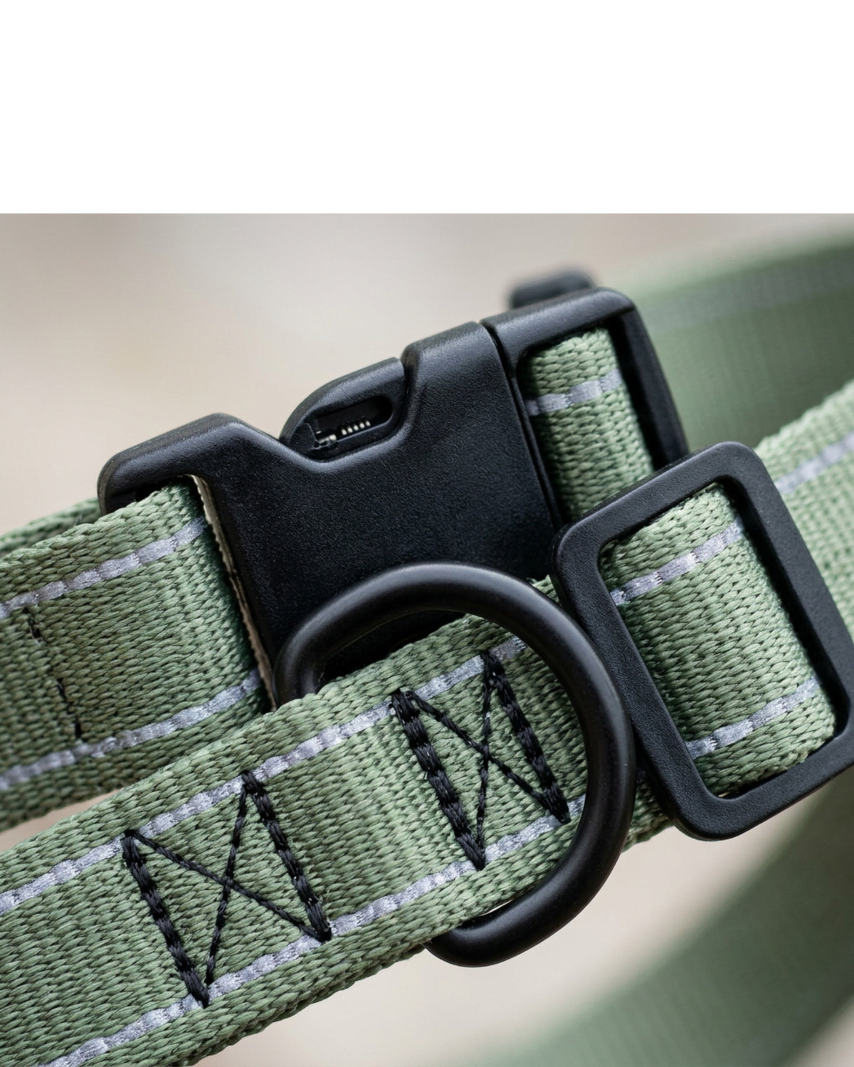 Nookn Adjustable Nylon Dog Collar 38-56 cm Sage Reflective Thread - Detail view